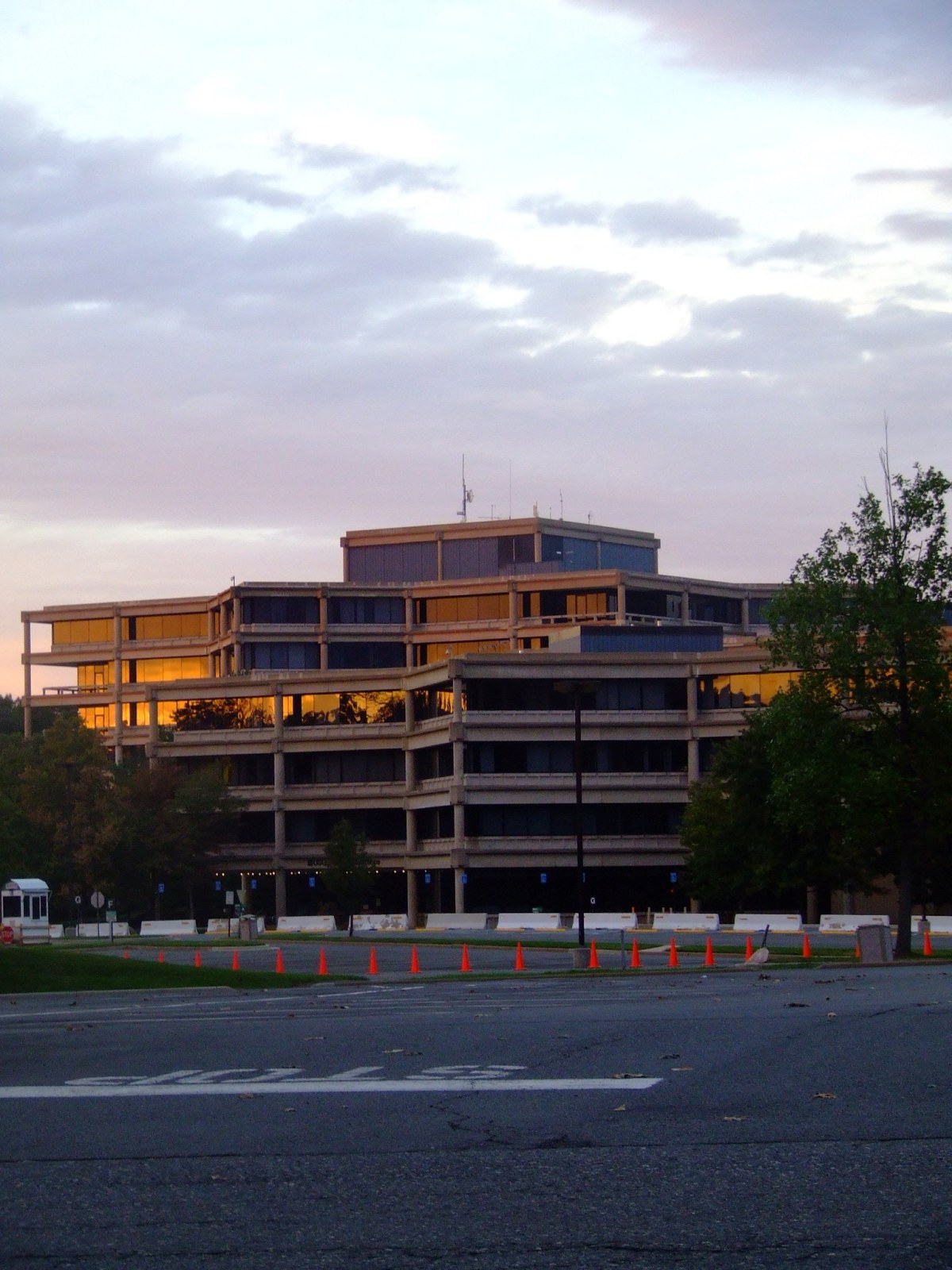 Siège de l’United States Geological Survey (USGS) au coucher du soleil.